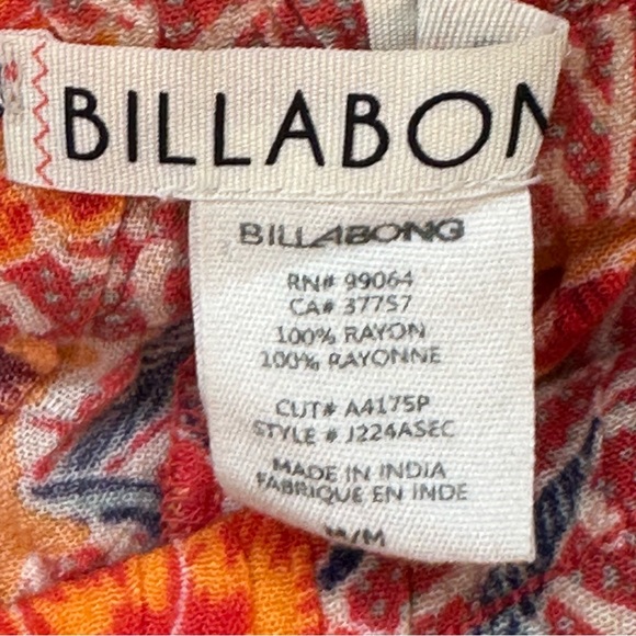 Billabong- Women’s  Red & Yellow🌼 Floral Shorts (M) - Picture 8 of 9